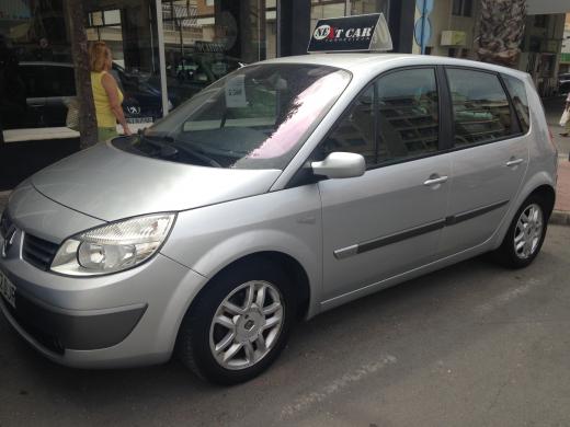 RENAULT 1.6 16V - INTERIOR EN CUERO - DVD - LLANTAS DE ALUMINIO - 45.000KM - REVISIONES AL DIA - ETC

       5.500,00€